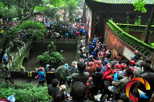 活動現場人山人海