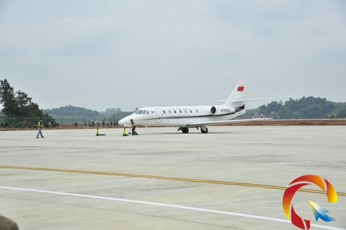 凱里黃平機場20日迎來首架飛機