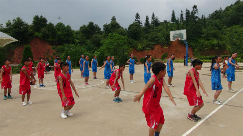 同學們正在辛苦排練