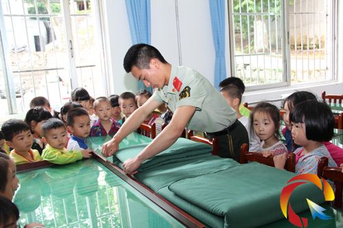 �侯�F�ݿ���tԺ�ڄ���ꠑ�ʿ���ڞ�С������ʾ�򱳰�