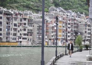 �����e����h���