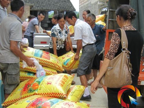 向蔬菜種植戶發(fā)放補貼