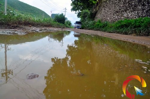 ��·�ϵġ�ˮ�ء�