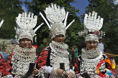 美麗動人的苗族姑娘