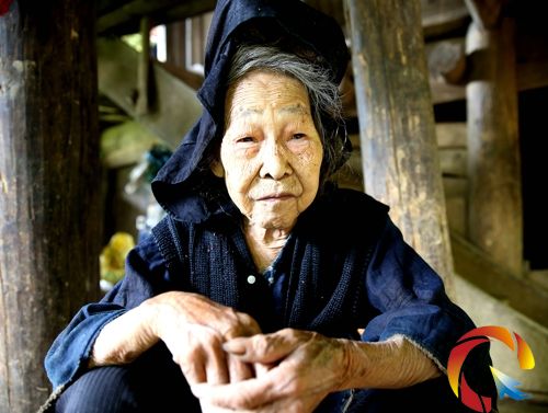 111歲老壽星精神十足