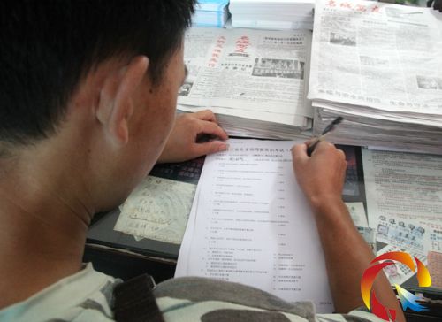 摩托車駕駛人在考試