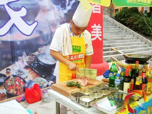 刀工不錯(cuò)的廚藝師