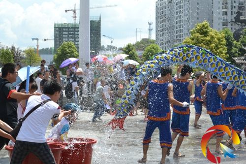 水龍舞動全城狂歡