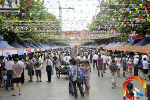 招聘會(huì)現(xiàn)場(chǎng)