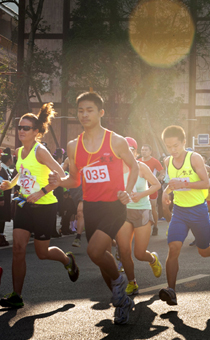 �����@��ͨ��  ���F�s  �z