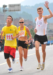 �����F  �z