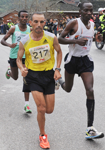 ���\�ӆT������ɽ�ɵµ�·�ϡ� ���x  �z