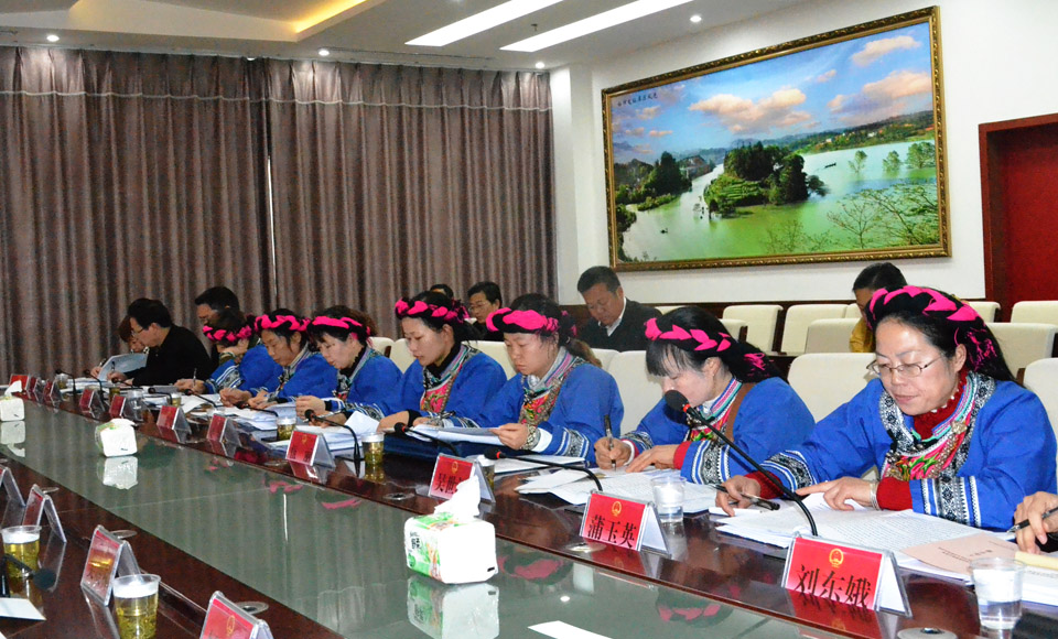 ��������F