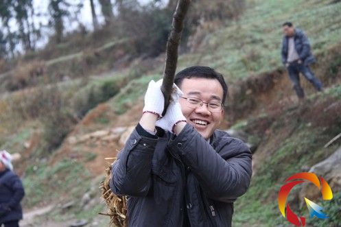 施秉干部植樹“實(shí)名制” 向成活率低說拜拜