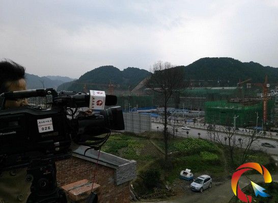 州電視臺采訪組赴三穗縣采訪扶貧生態移民工程工作