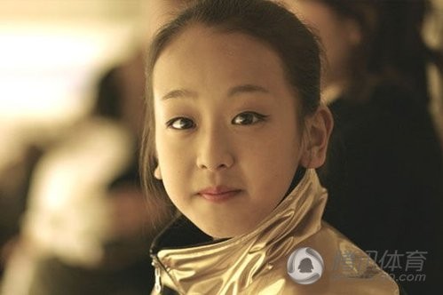 �\������