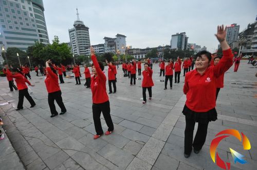 �tɽ�(zh��n)��벢�e����(sh��)���M(j��n)��(chu��ng)�l(w��i)����