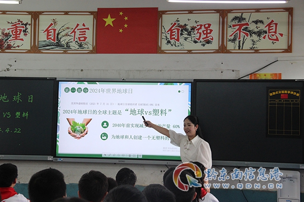 ���}����