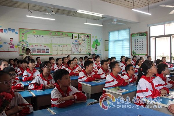 ���}�����F��