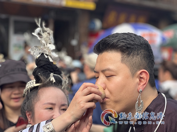 游客體驗侗族文化