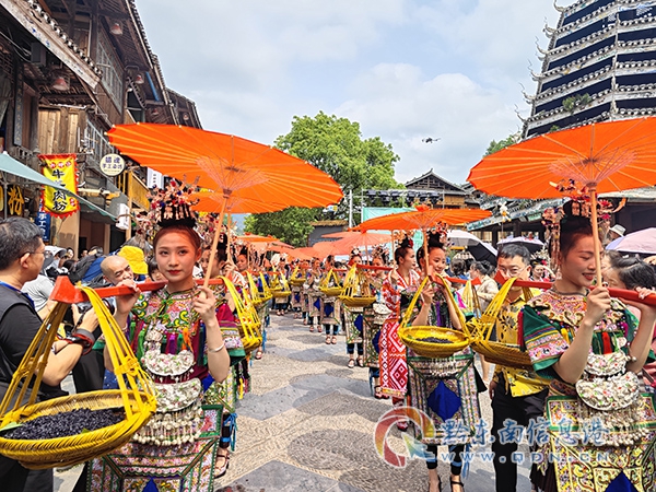 肇興谷雨節盛裝游行隊伍