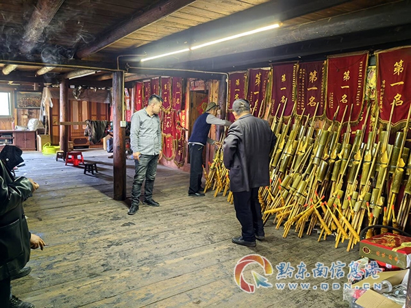 ��ƺ�(zh��n)Ů��־Ը������_չ������ȫ��(y��ng)�� �ݾ�����������һ����ȫ����