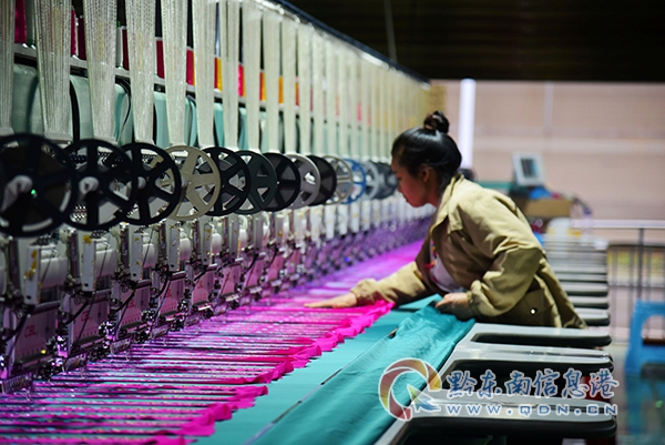 2024��5��8�գ��F��ʡ�Ľ��h������^�׵ط�ؚ���w�����c��Ӣ���C�ӹ��S��ؚ܇�g����wȺ�����{���C����