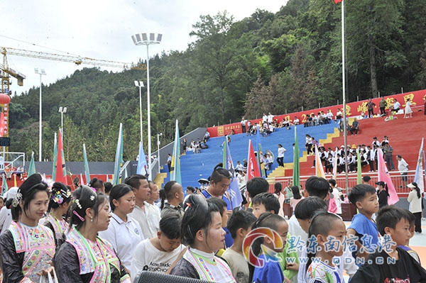 岜沙方陣隊(duì)彩排準(zhǔn)備中