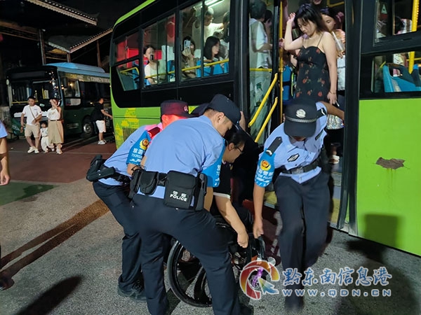 �F����ɽ���_(d��)��ˮ���l(xi��ng)�f(w��n)����Ⱥ���g�ȹ���