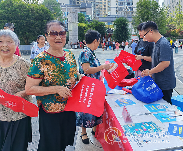 �P�����Ո�����ܱ�����2�f��ֻ�ڰ��� ������푡��Gɫ�S������