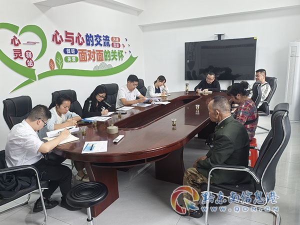 青溪鎮聯合縣人社局答復上訪群眾